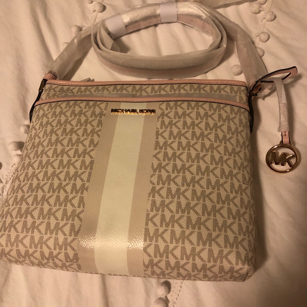 Micheal Kors Messenger Bag.